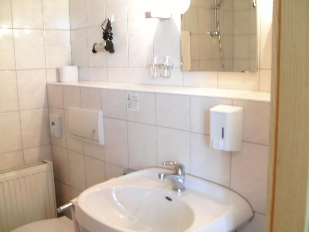 Mucha Ohg Hotel Sembziner Hof Klink Exterior photo